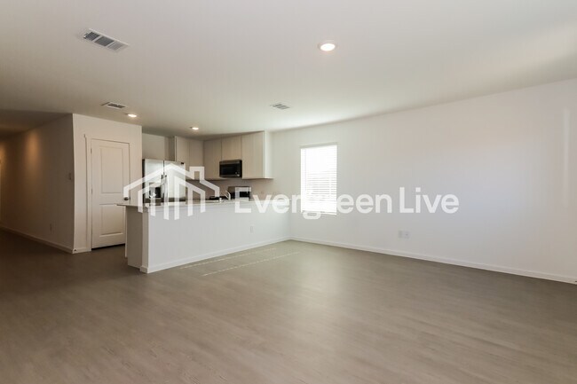 Building Photo - 2028 Derby Ln