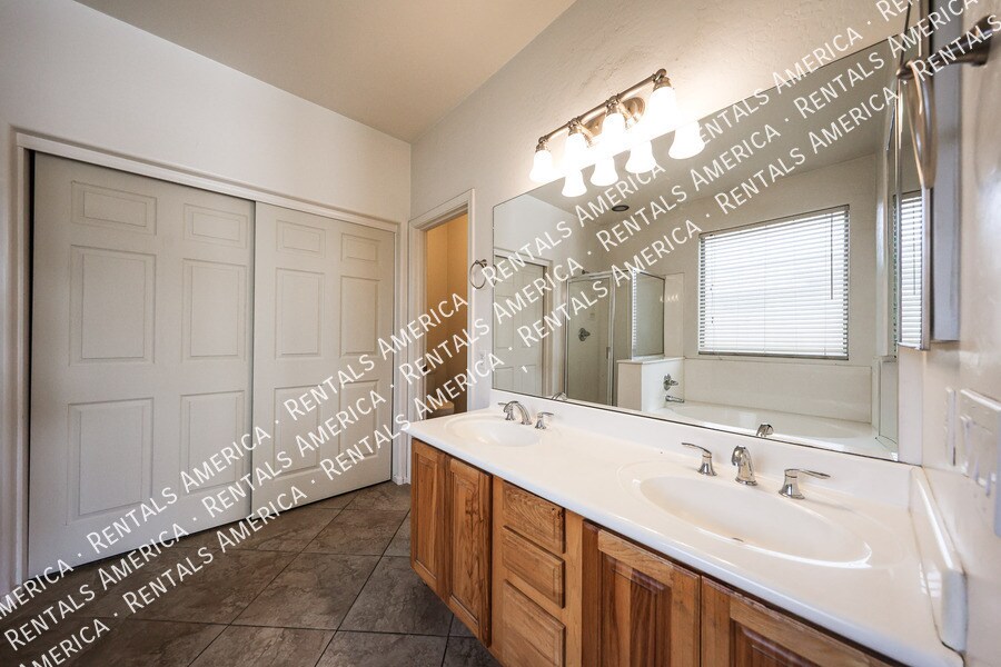 Building Photo - 21401 E Calle de Flores