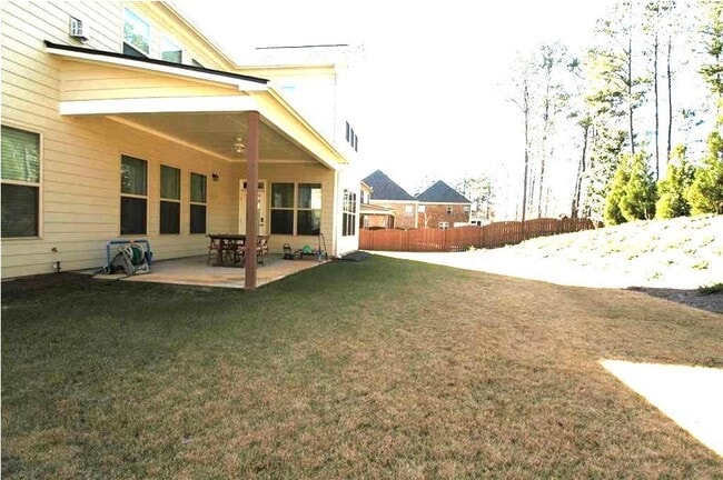 Building Photo - 2575 Walden Estates Dr