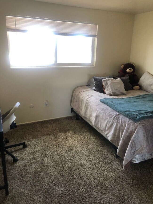 Building Photo - 2 Bedroom Apartment near Orem Library