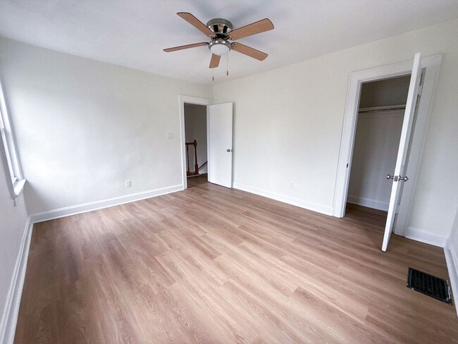 Building Photo - Newly Rehabbed 4BR Home w/ Front Porch, Back Deck & Full Basement