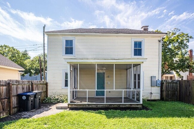 Building Photo - 407 Hawke St