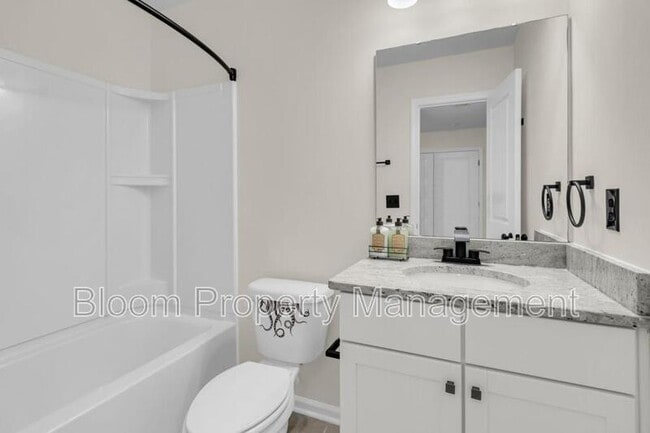 Building Photo - 1660 Bridwell Ln