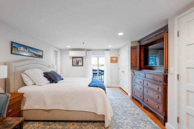 Building Photo - 60 Commercial Wharf