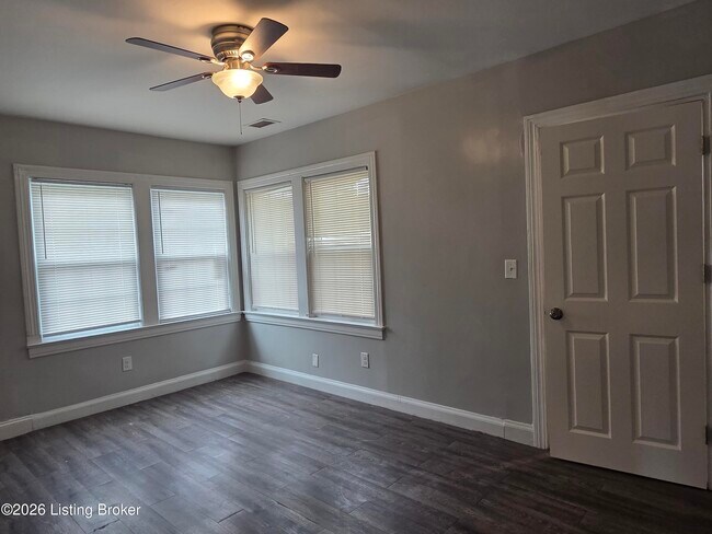 Building Photo - 1209 Durrett Ln