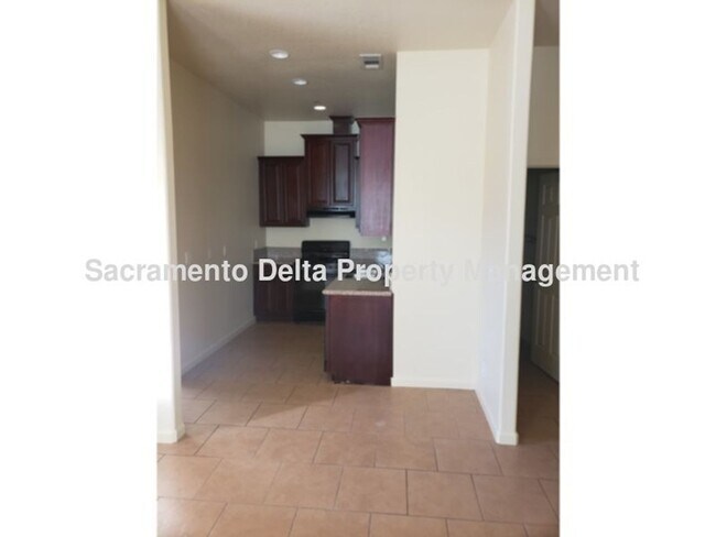 Building Photo - 46-46 Butterwick Ct