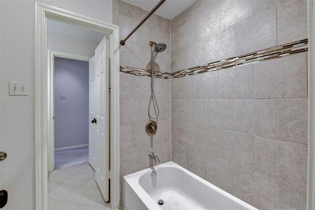 Building Photo - 20642 Laurel Lock Dr