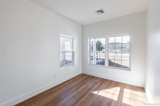 Building Photo - 24 Town Centre Rd