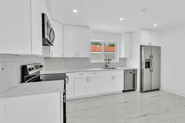 Building Photo - 8858 Harding Ave