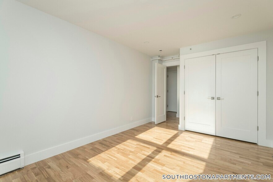 Building Photo - 1410 Columbia Rd