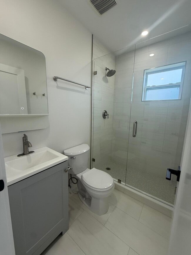 Building Photo - 5909 S Dixie Hwy