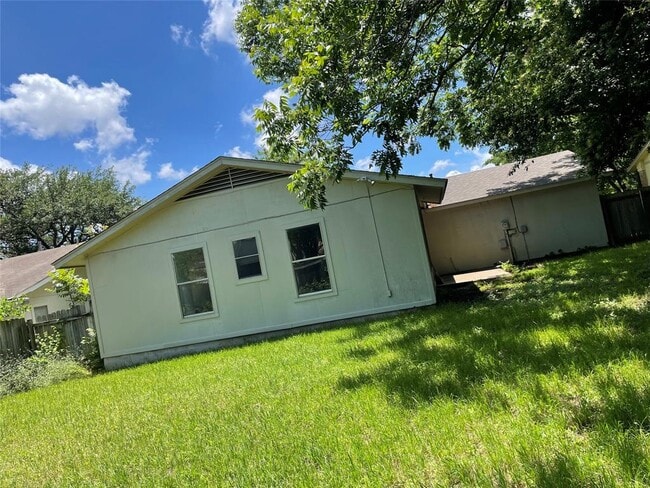 Building Photo - 7611 Lunar Dr