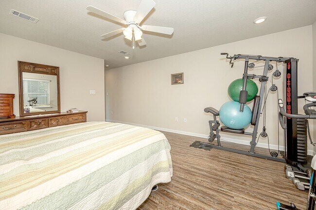 Building Photo - 9125 Bellewood Dr