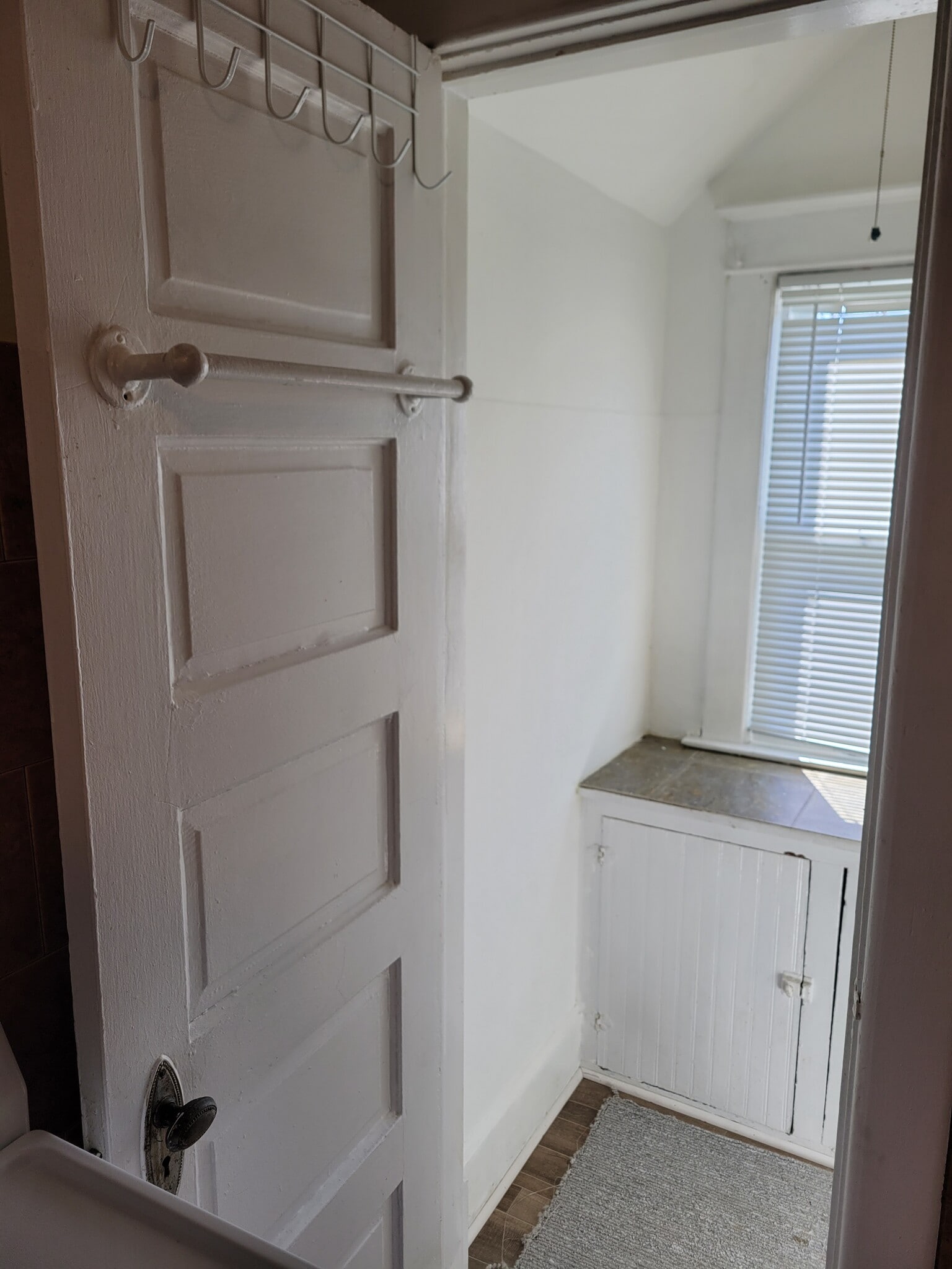 Walk In Pantry - 4530 21st Ave
