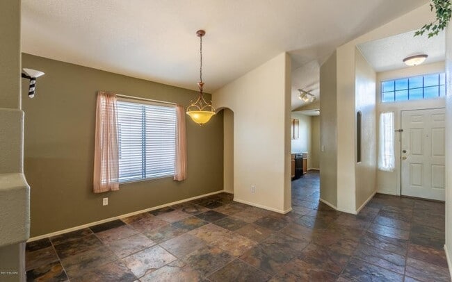 Building Photo - 3Bdrm / 2Ba  Bright & Clean near Thorneydale/Hardy