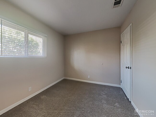 Building Photo - 810 Capstan Ct