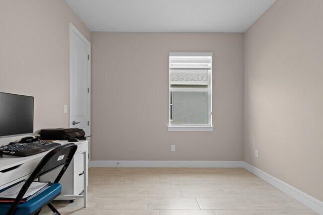 Building Photo - 10454 SW Captiva Dr