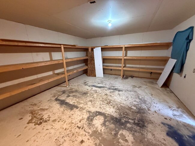 Building Photo - 2 Bedroom 1.5 Semi-Rural Mobile Home with ...