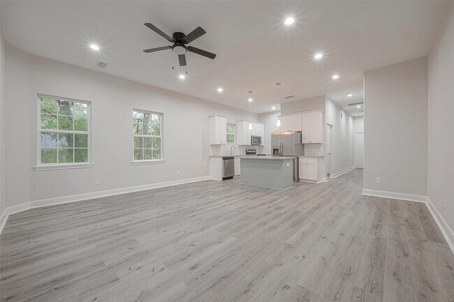 Building Photo - 2528 S Texas Ave