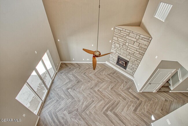 Building Photo - 14945 Tierra Haven Ave