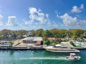 Building Photo - 2020 NE 135th St