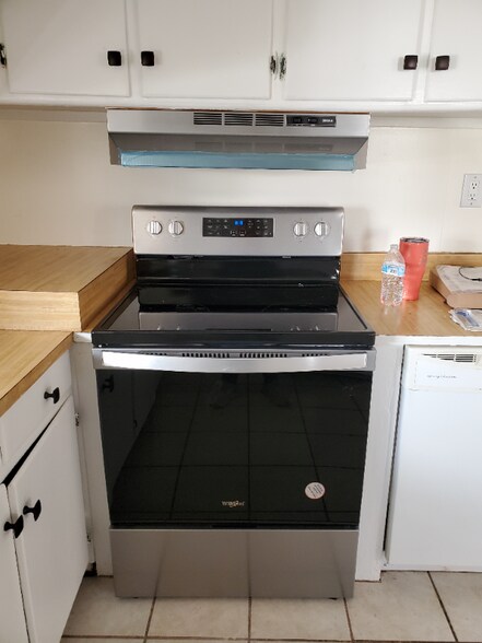 Building Photo - 3817 King St