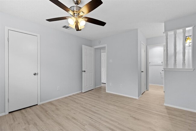 Building Photo - 618 Rollingway Dr