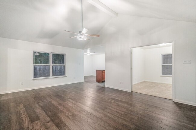 Building Photo - 1208 Bluffview Dr