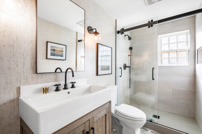 Building Photo - 15 Overlook Pl