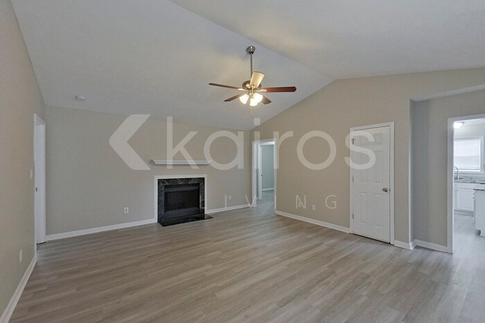 Building Photo - 150 Chapel Hill Dr