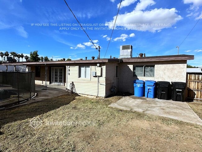 Building Photo - 3433 W Paradise Dr