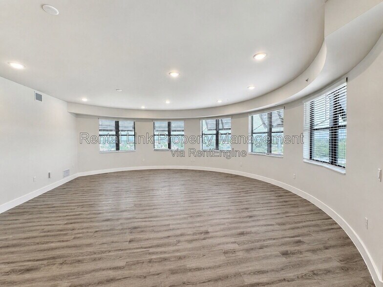 Building Photo - 414 Cape Coral Pkwy E