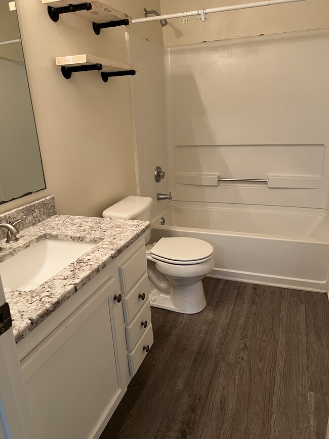 Building Photo - 302 Harts Cove Way