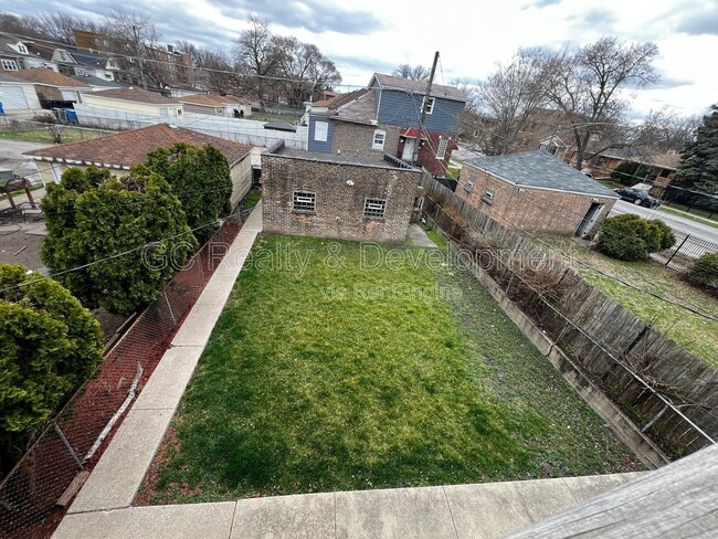 Building Photo - 2605 E 92nd St