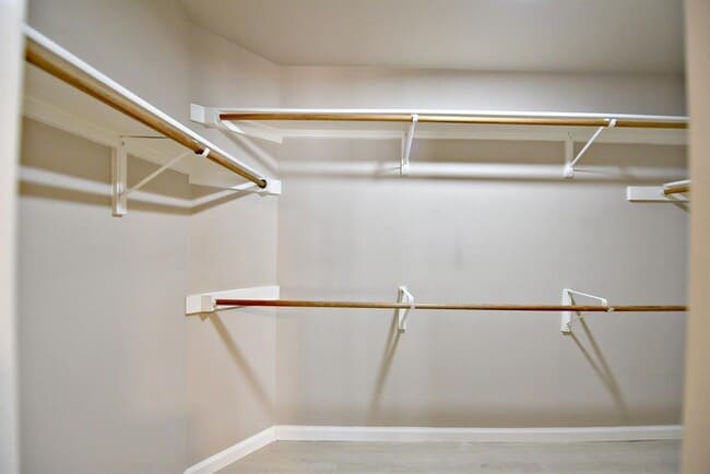 Building Photo - 3924 Newland Dr