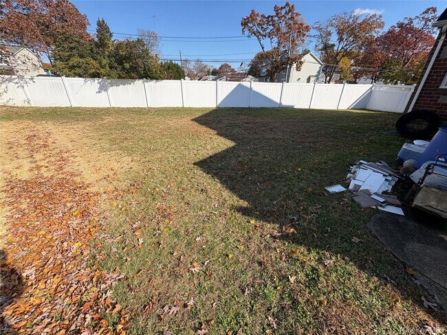 Building Photo - 75 Brefni St