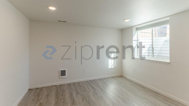 Building Photo - 503 E Montgomery Ave