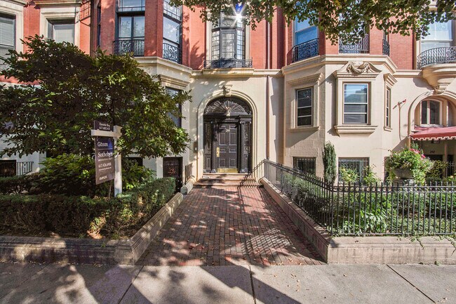 Building Photo - 244 Beacon St
