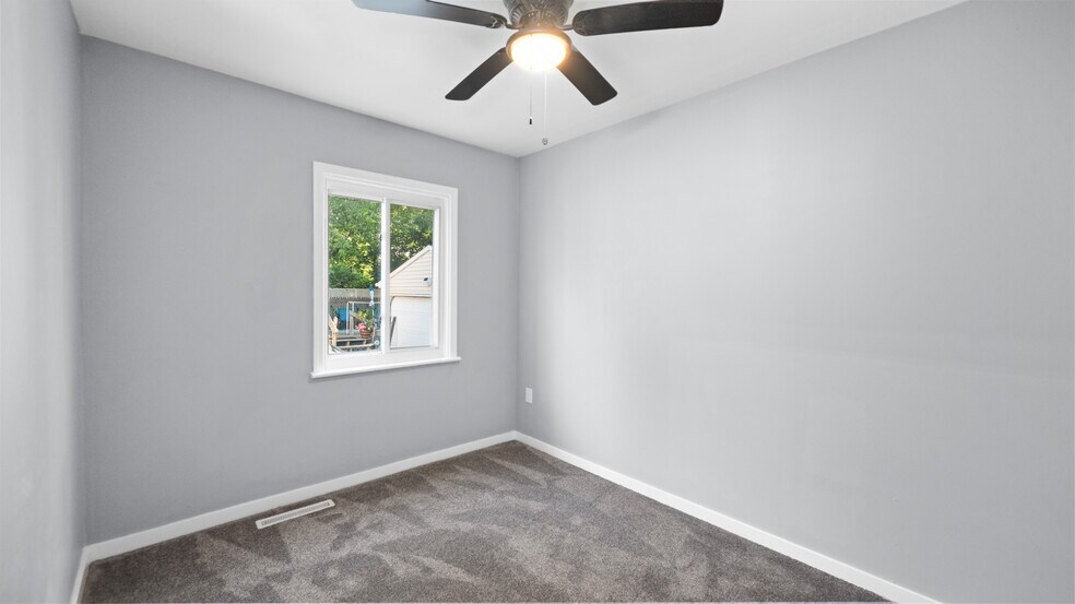 Bedroom 2 - 1001 Patchen Rd