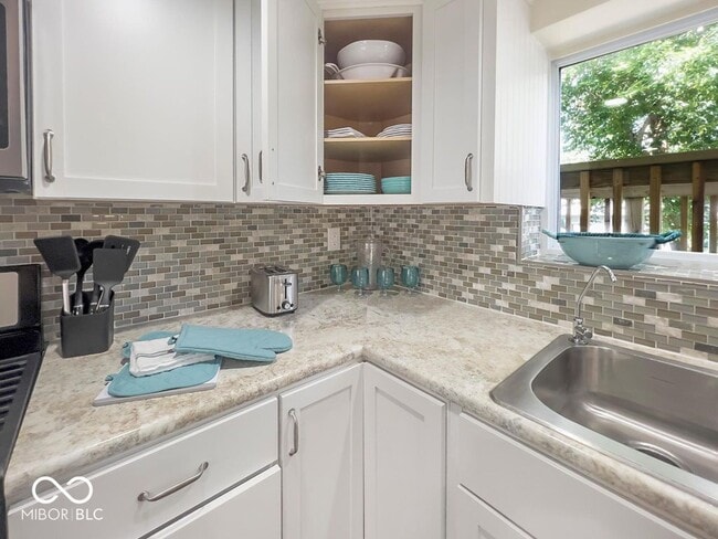 Building Photo - 2600 S Bryan St