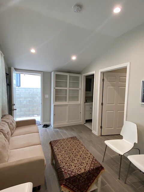 Building Photo - 21520 Saticoy St