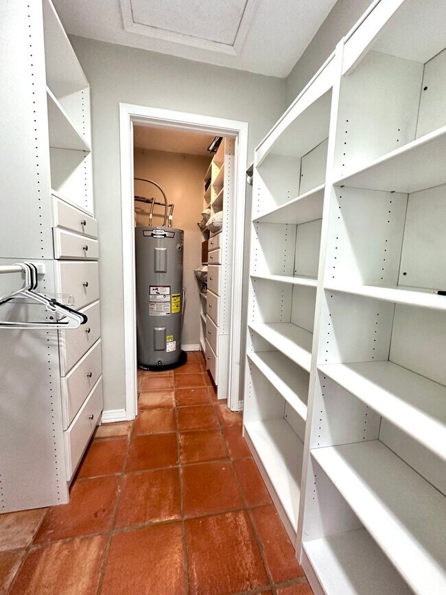 Building Photo - Fully furnished 2-Bedroom, 2-Bath Lakefront Cottage in Sandestin Resort available for Long Term R...