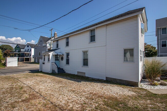 Building Photo - 85 Melba St