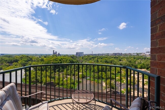 Building Photo - 1101 Haxall Point