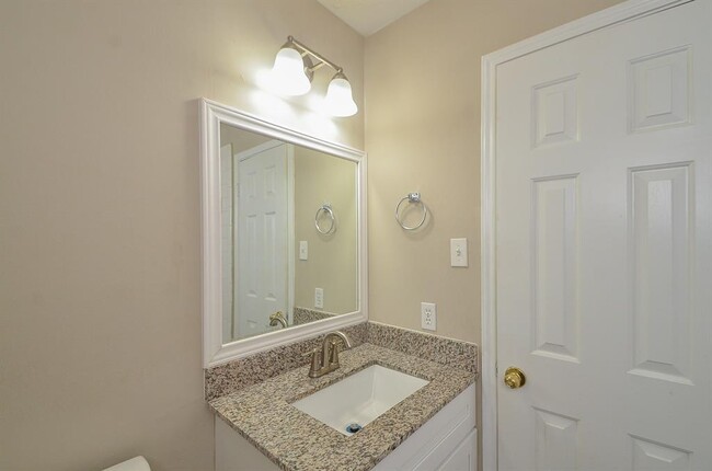 Building Photo - 5211 Aspen Point Dr