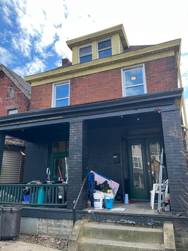 Building Photo - 226 Bausman St