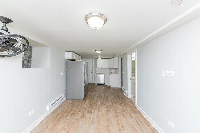Building Photo - 2 bedroom in Chicago IL 60607