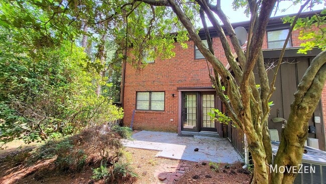 Building Photo - 5813 Nottoway Ct