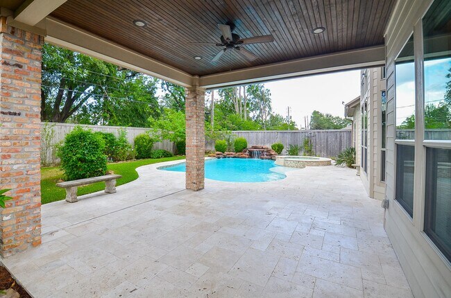 Building Photo - 5413 De Milo Dr