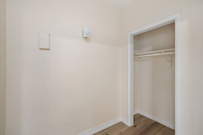 Building Photo - 4121 Halldale Ave